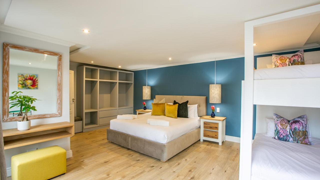 Hout & About Guest House Гаут-Бей Екстер'єр фото