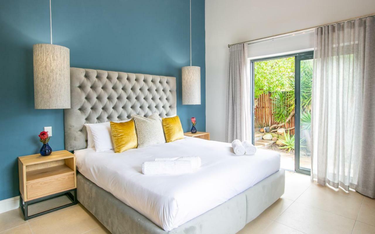 Hout & About Guest House Гаут-Бей Екстер'єр фото
